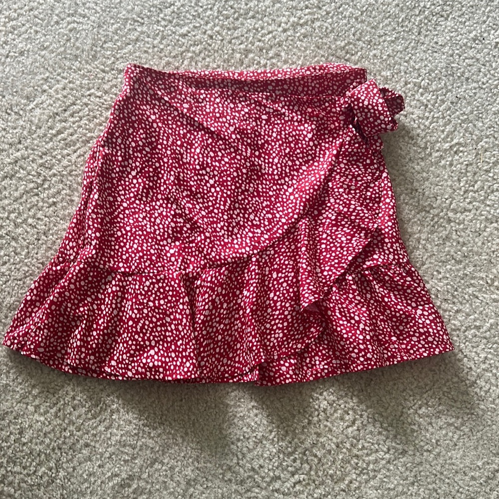 Side tie skirt